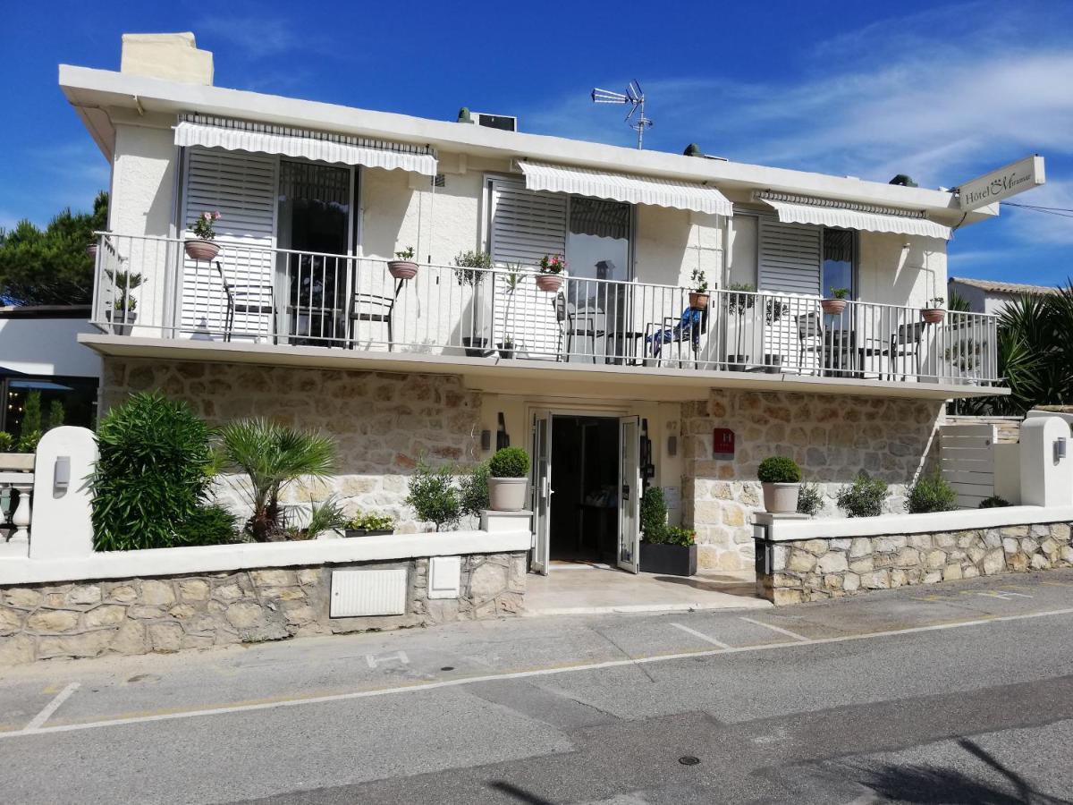 Chambre Double avec Balcon - Vue Latérale sur Mer