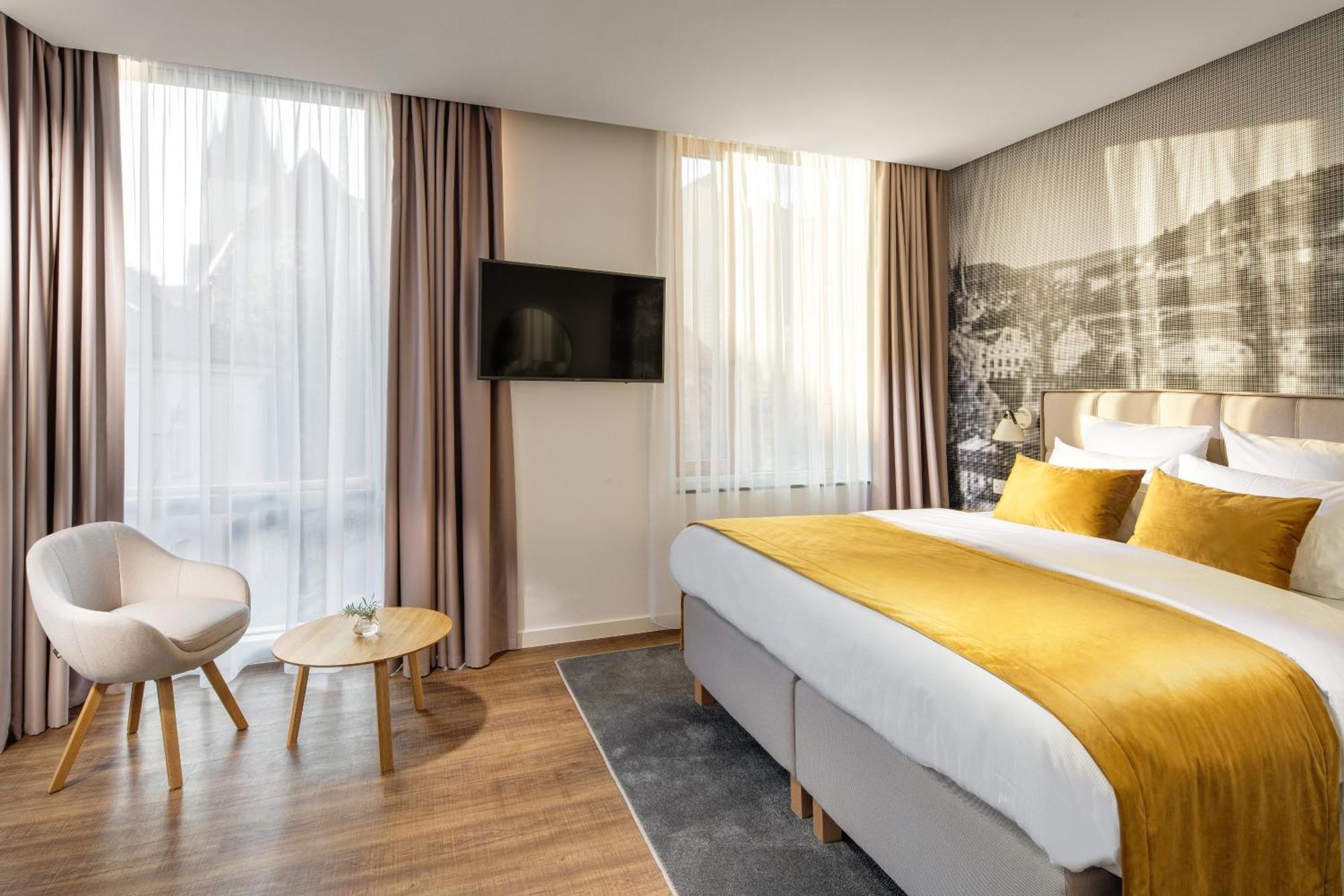 Deluxe Double or Twin Room