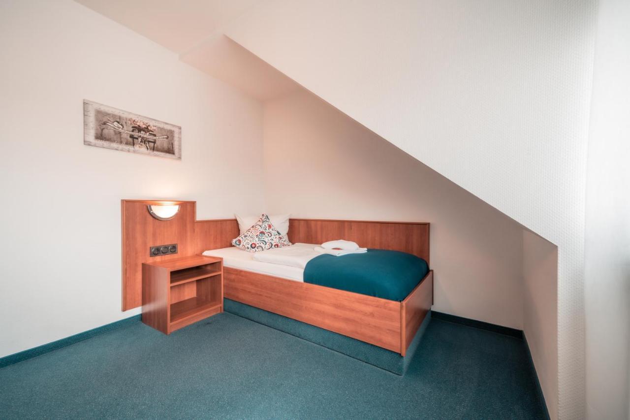 Single Room,1029405493:JPEG