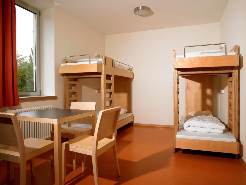 Letto Singolo in Dormitorio Maschile