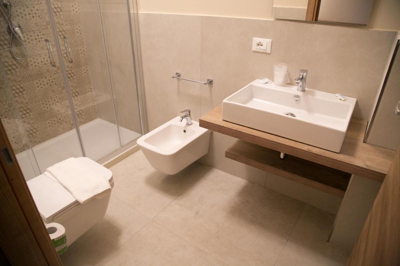 Standard Triple Room,1033165085:JPEG