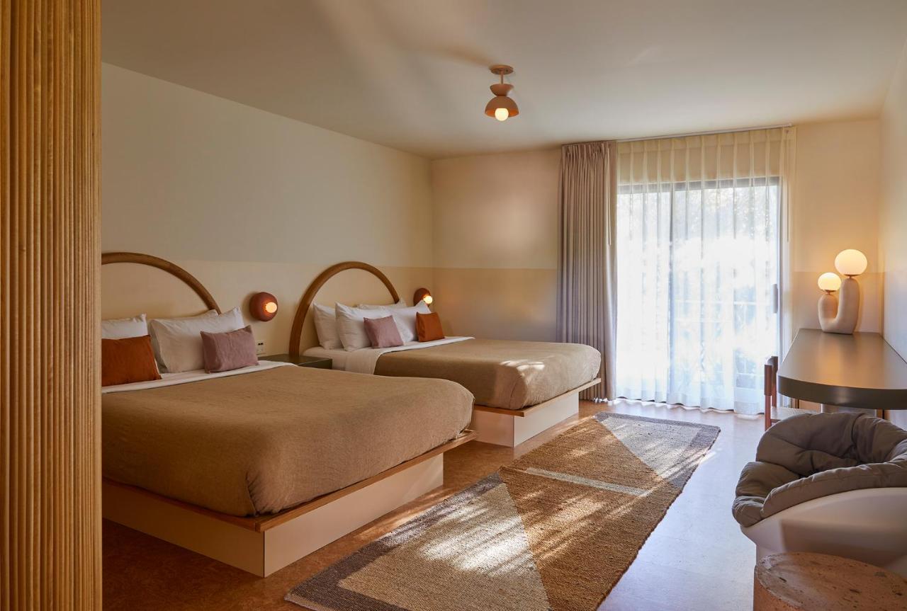 Deluxe Room with Patio - Two Queens,1037786857:JPEG