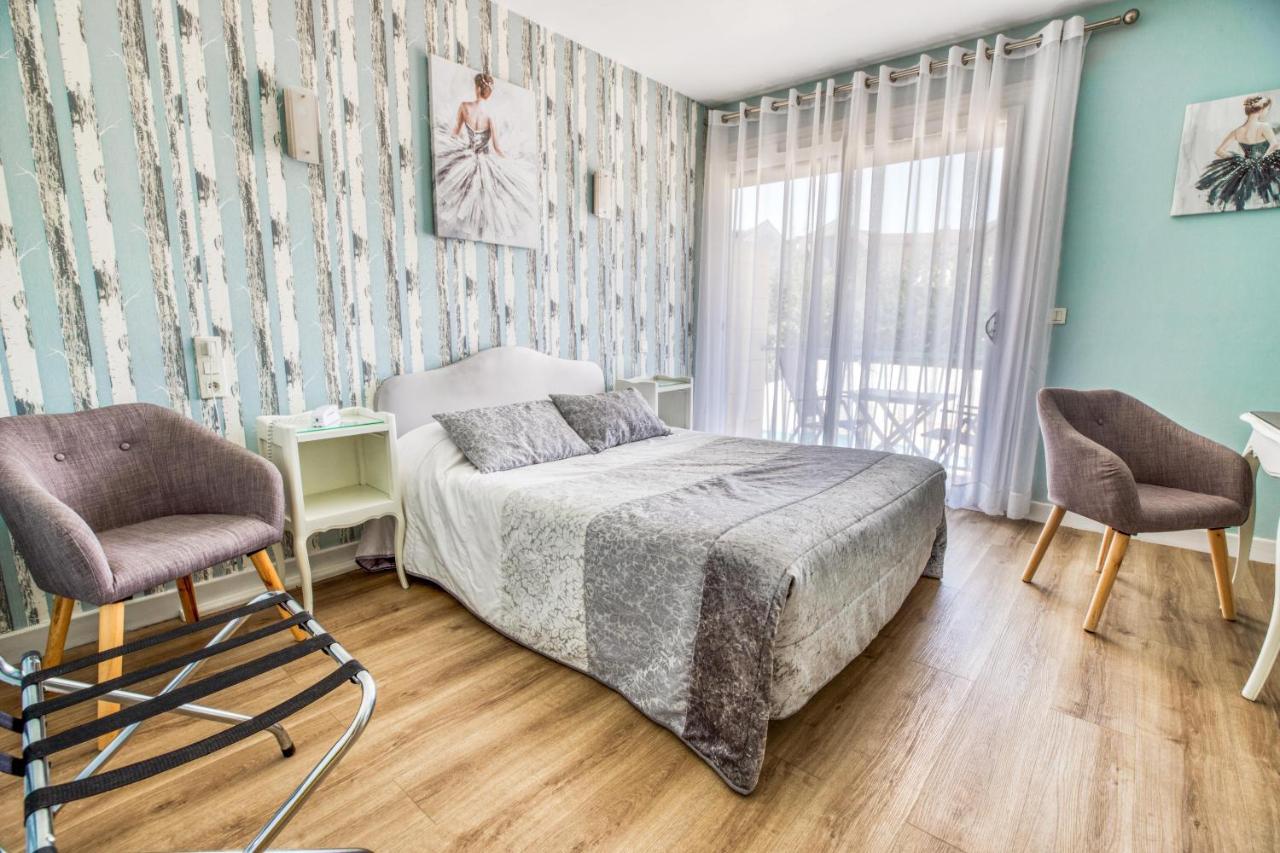 Double Room Terrace 1st floor accessible by stairs only