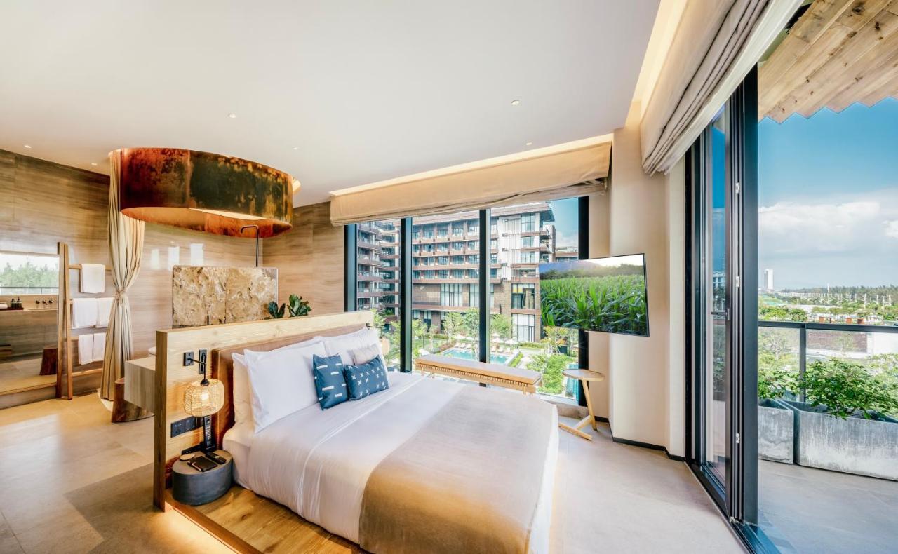 Botanic Pool View Suite