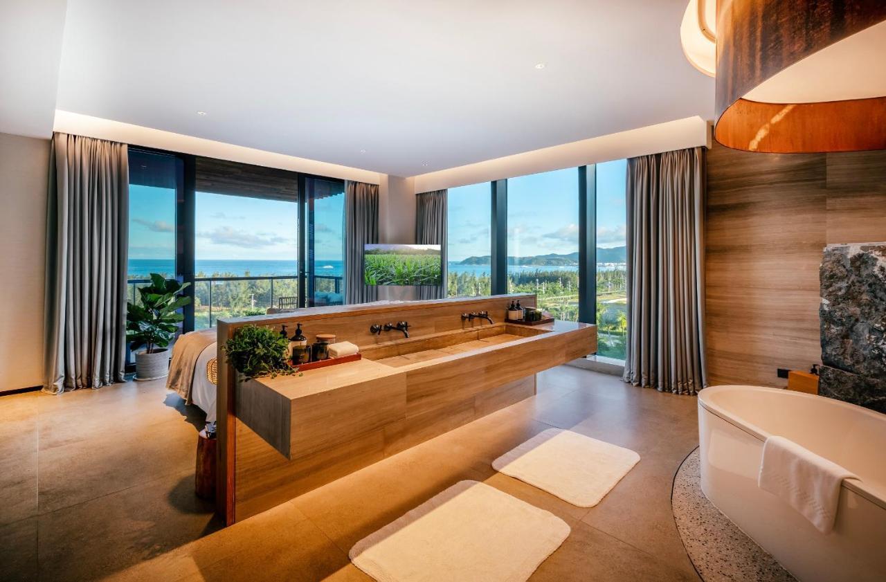 Ocean Pool View Suite