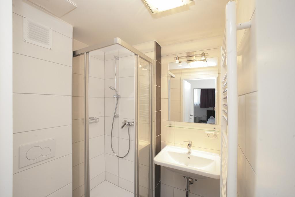 Small Double Room,109886400:JPEG