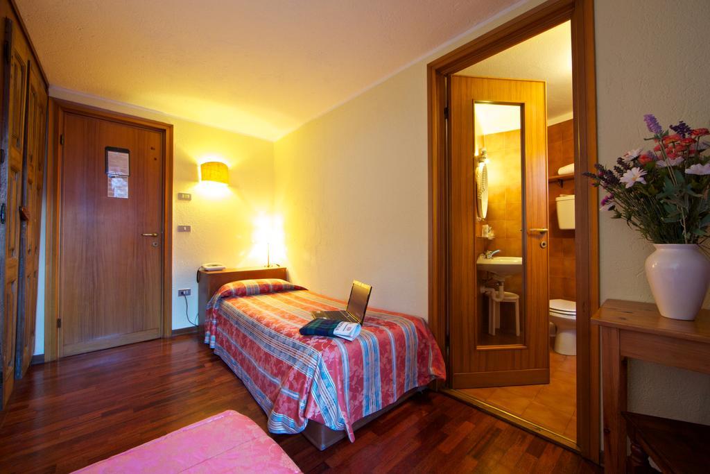 Single Room,110381991:JPEG