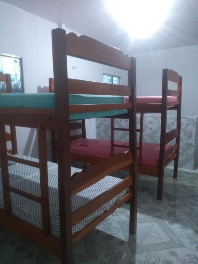 Cama de Solteiro em Dormitório com 6 Camas