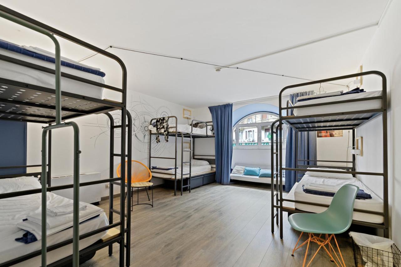 Bed in een Slaapzaal met 6 Bedden