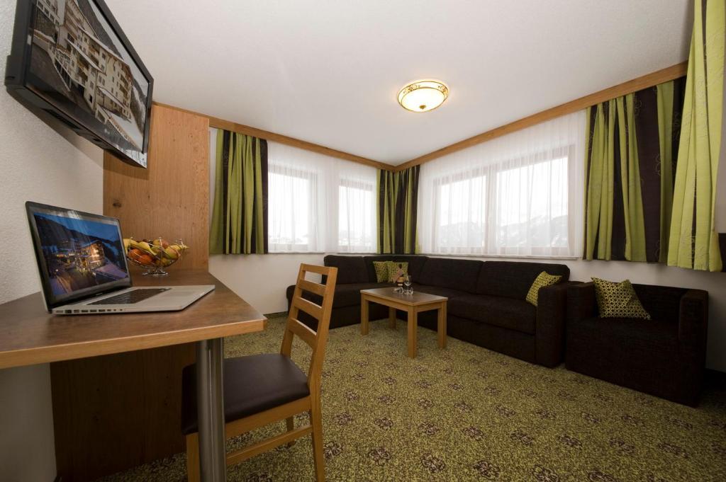 Two-Bedroom Apartment - 2,11654861:JPEG