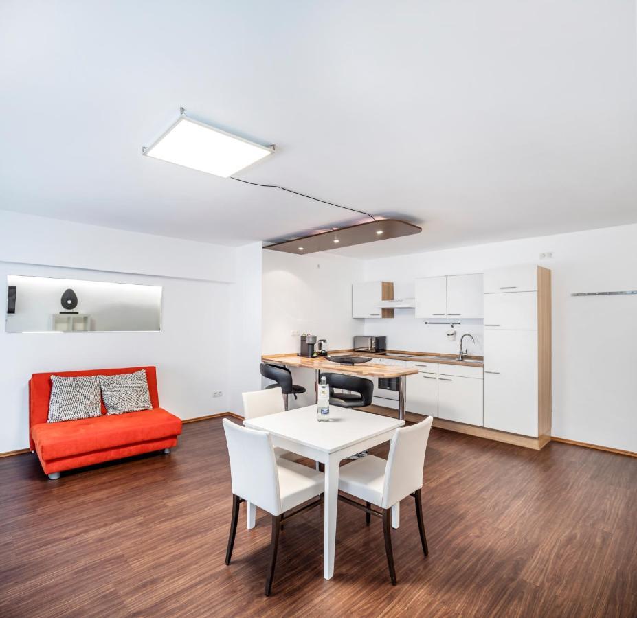 Family Room,1176923929:JPEG