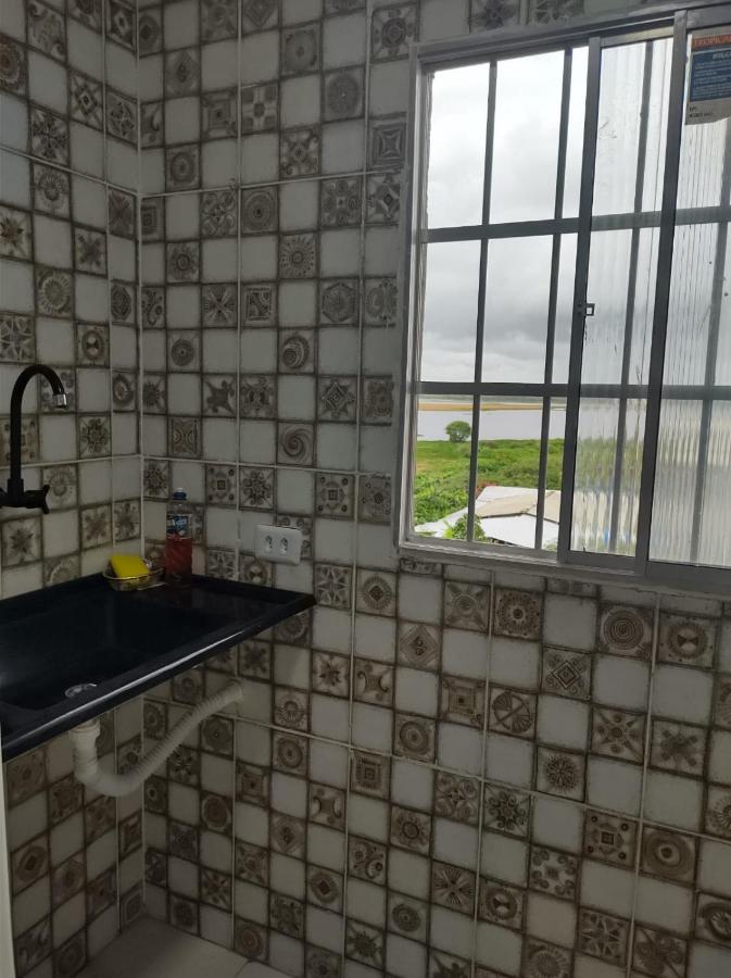 Apartamento com 2 Quartos e Varanda