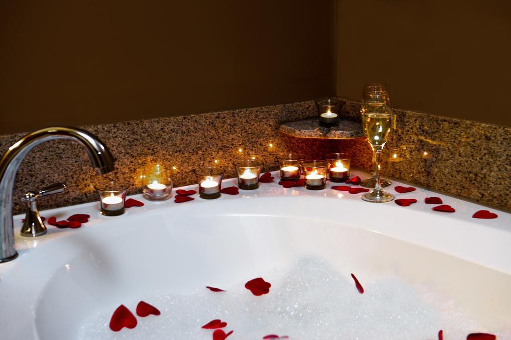 King Suite with Spa Bath,809932167:JPEG