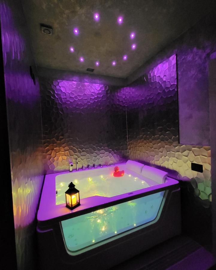 Deluxe queen Room with jacuzzi,1188629914:JPEG