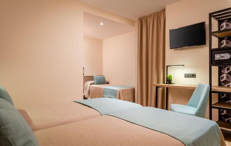 Triple Room