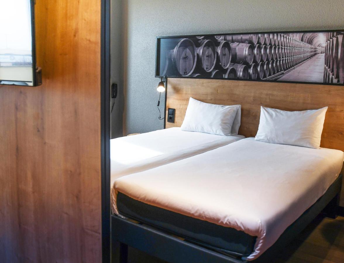 Quarto Twin Standard