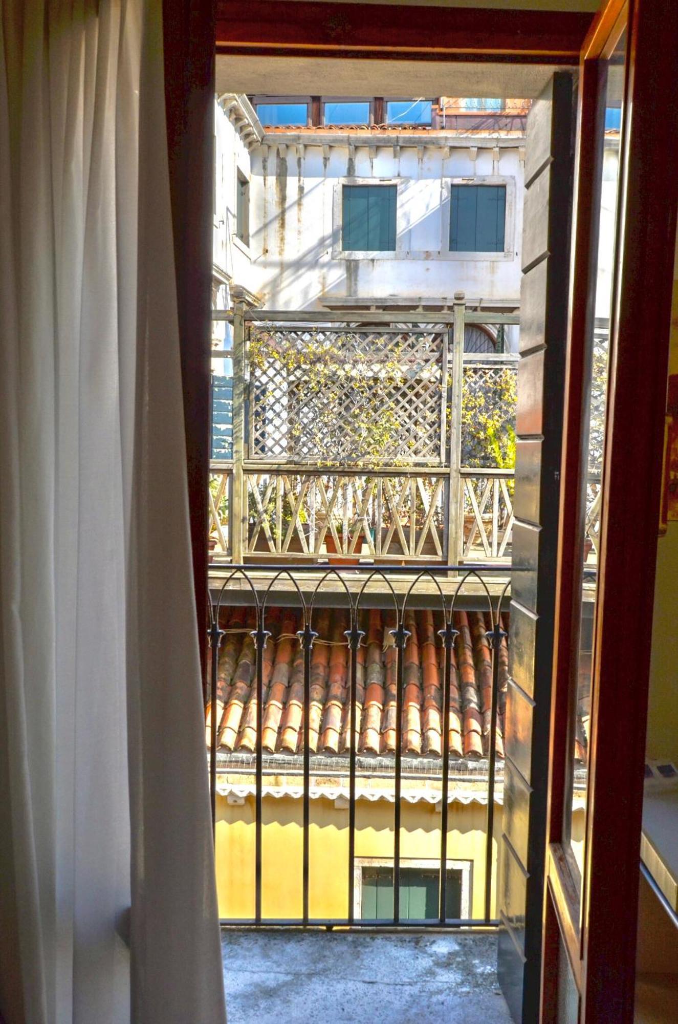 Single Room,1209445375:JPEG