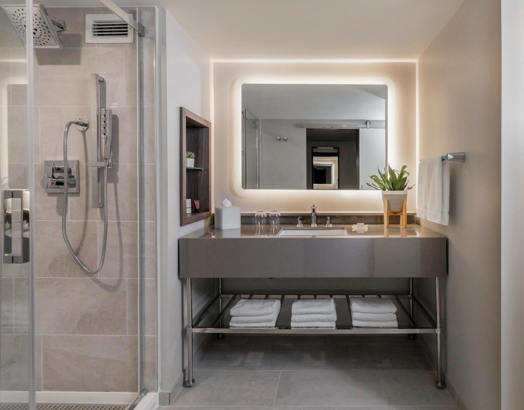 Quarto com 2 Camas Queen-size e Varanda