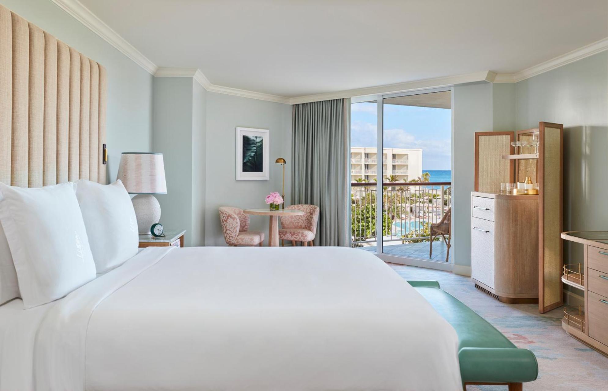 Palm View Room King Bed