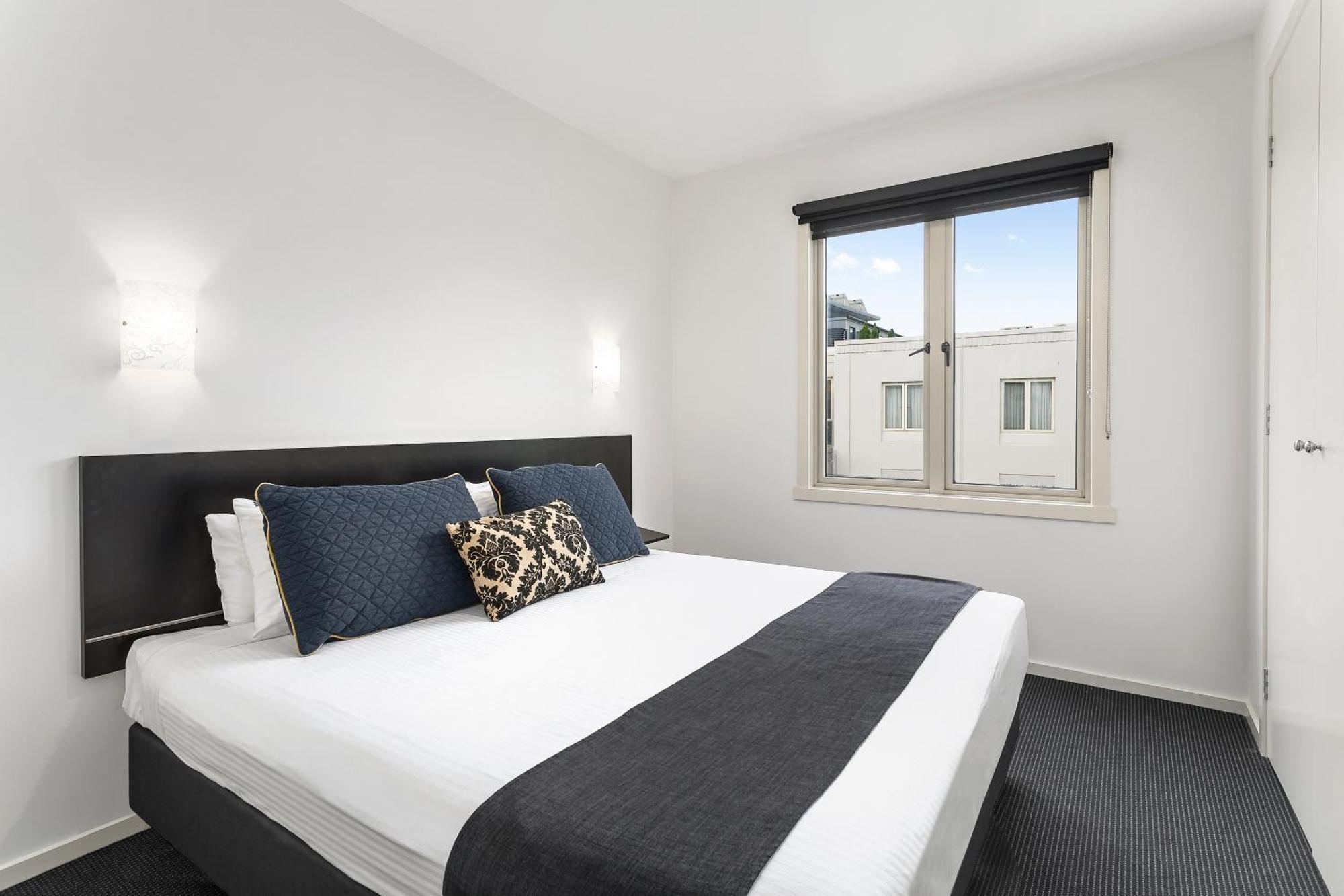 Executive One-Bedroom Apartment,1212478441:JPEG