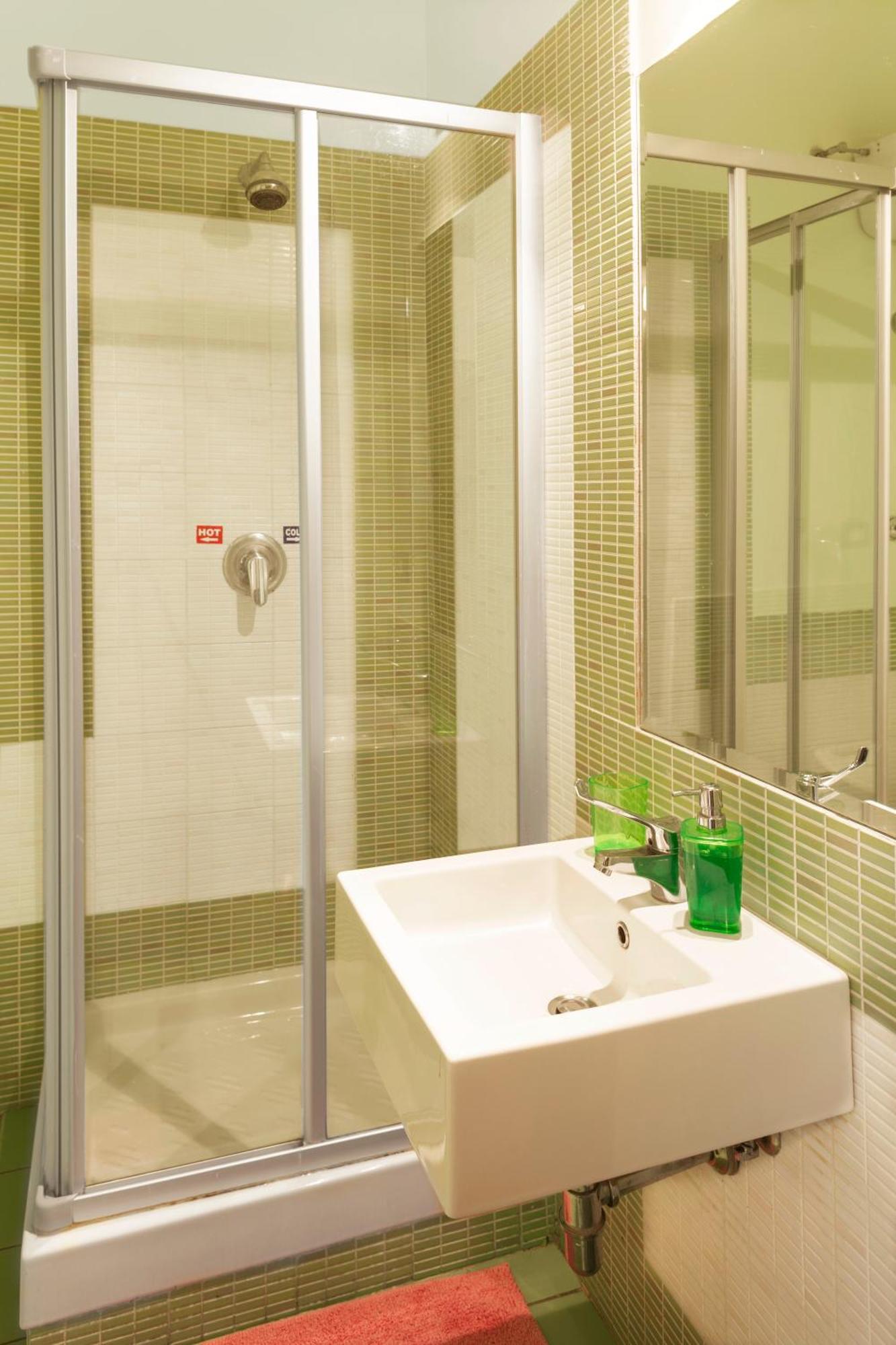 Quadruple Room Private Bathroom