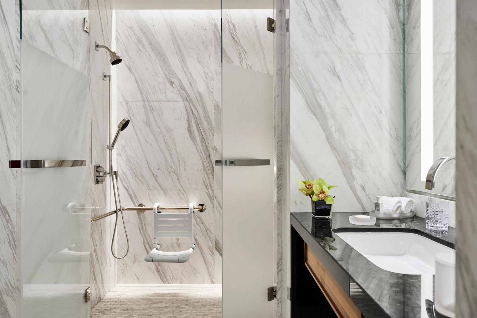 Accessible Superior Room King Bed,1306475653:JPEG