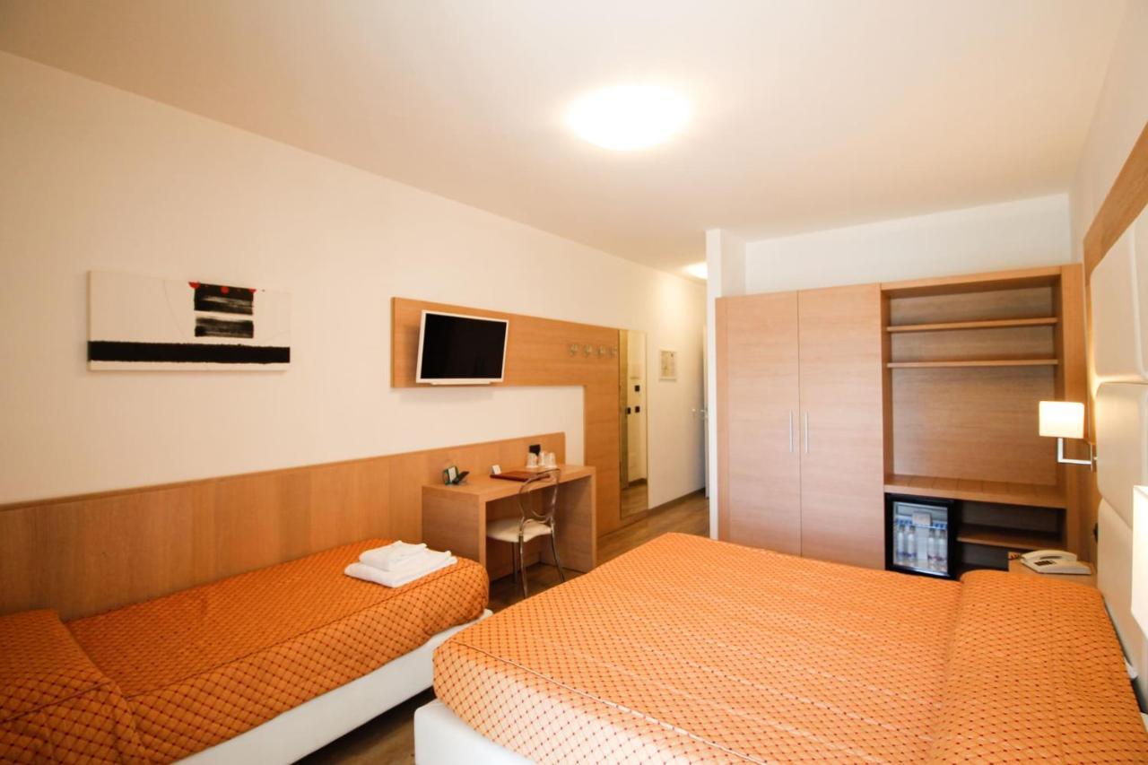 Triple Room Lake View
