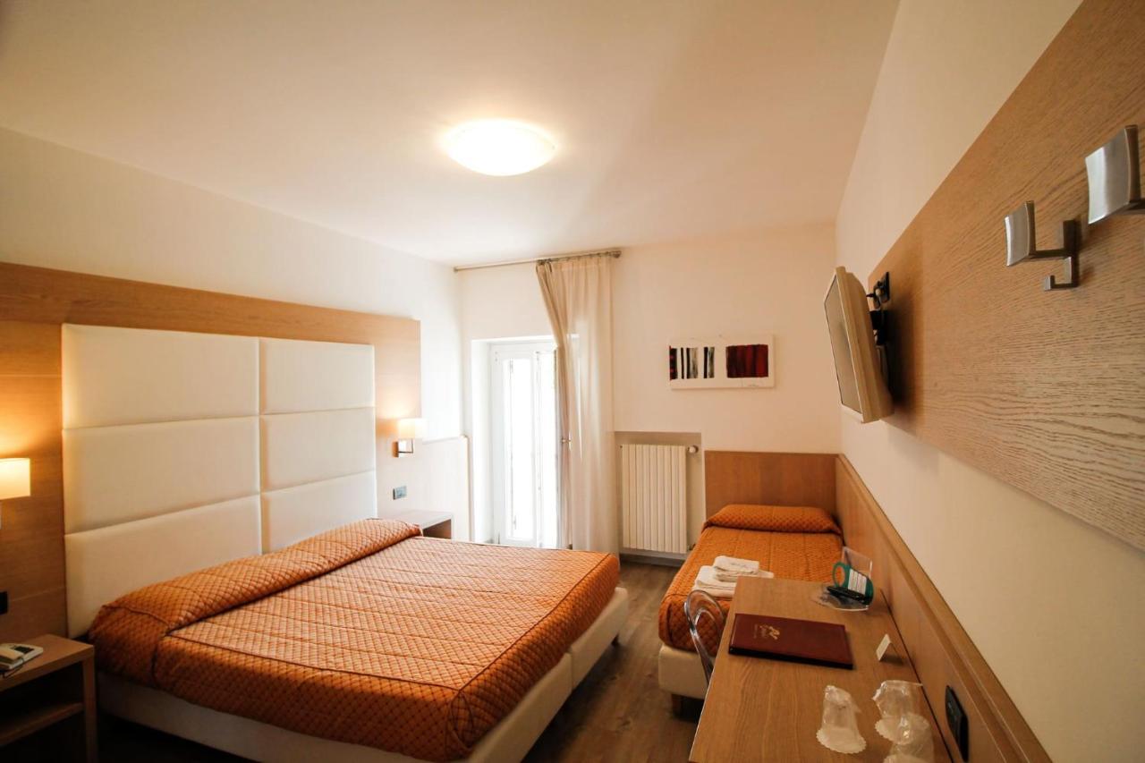 Triple Room Lake View