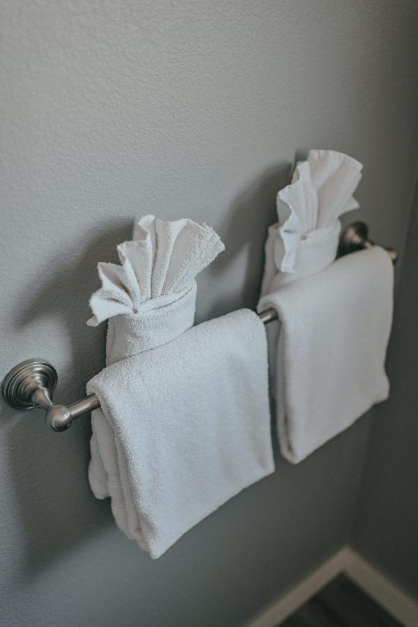 Deluxe Queen Room Disability Access - Downstairs, Non-Smoking, No Pets,1234657484:JPEG