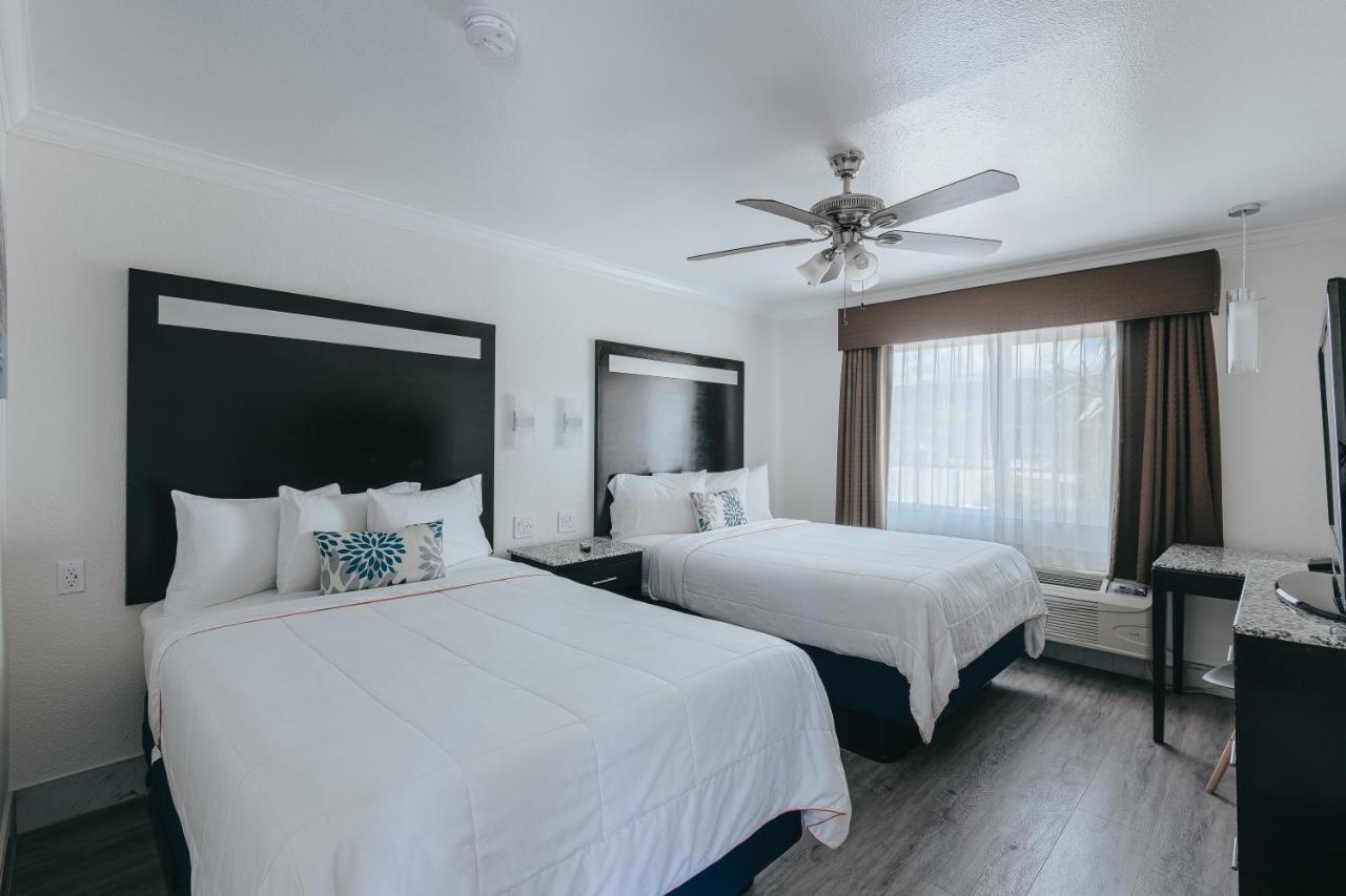 Deluxe Family Suite - Upstairs, Non-Smoking, No Pets,1234674677:JPEG