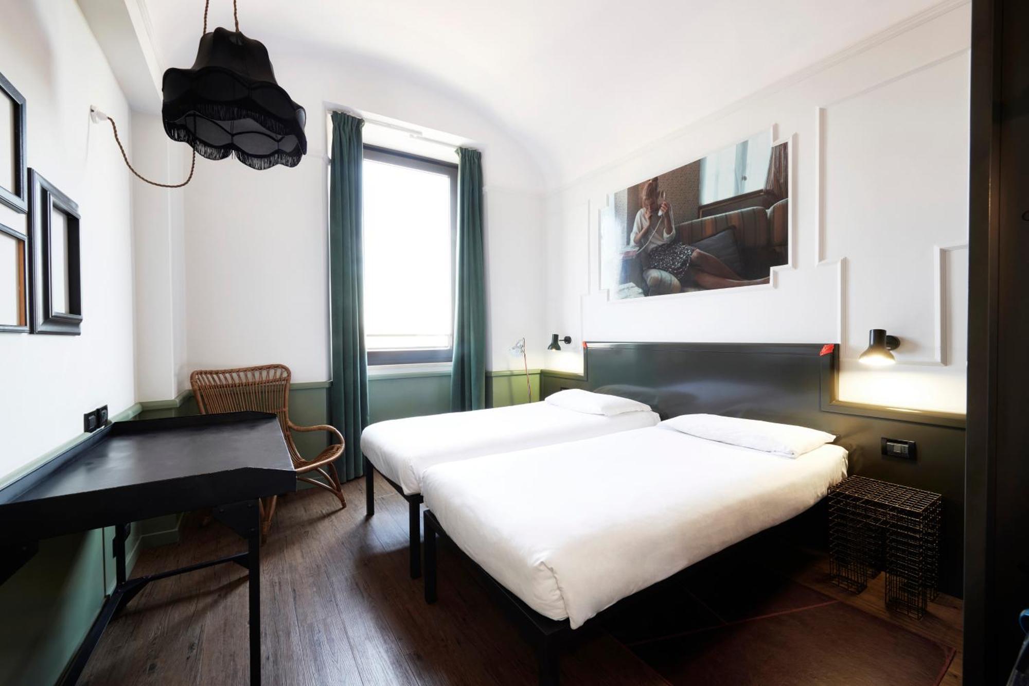 Quarto Superior com 2 Camas de Solteiro
