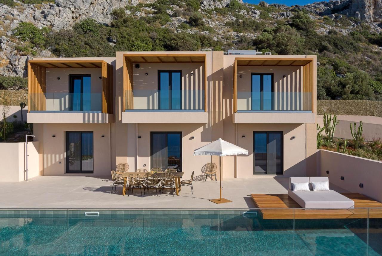 Four Bedroom Villa Private Pool Sea View