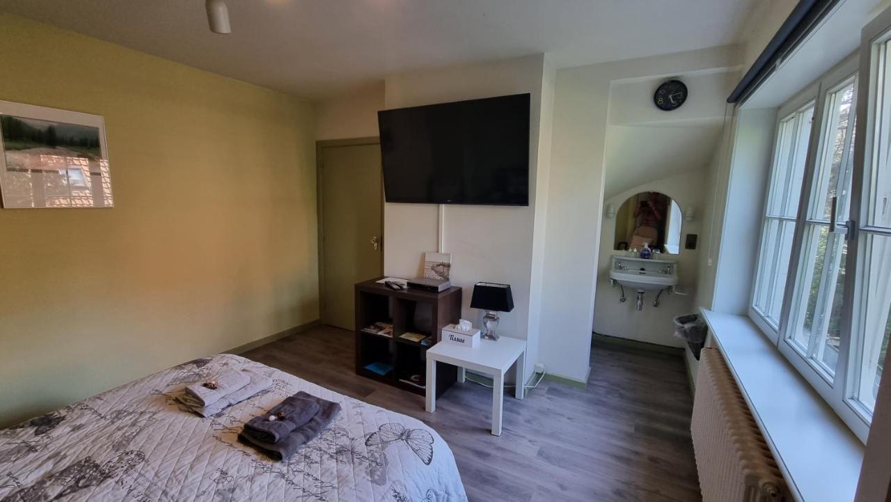 Standaard Tweepersoonskamer met Gedeelde Badkamer