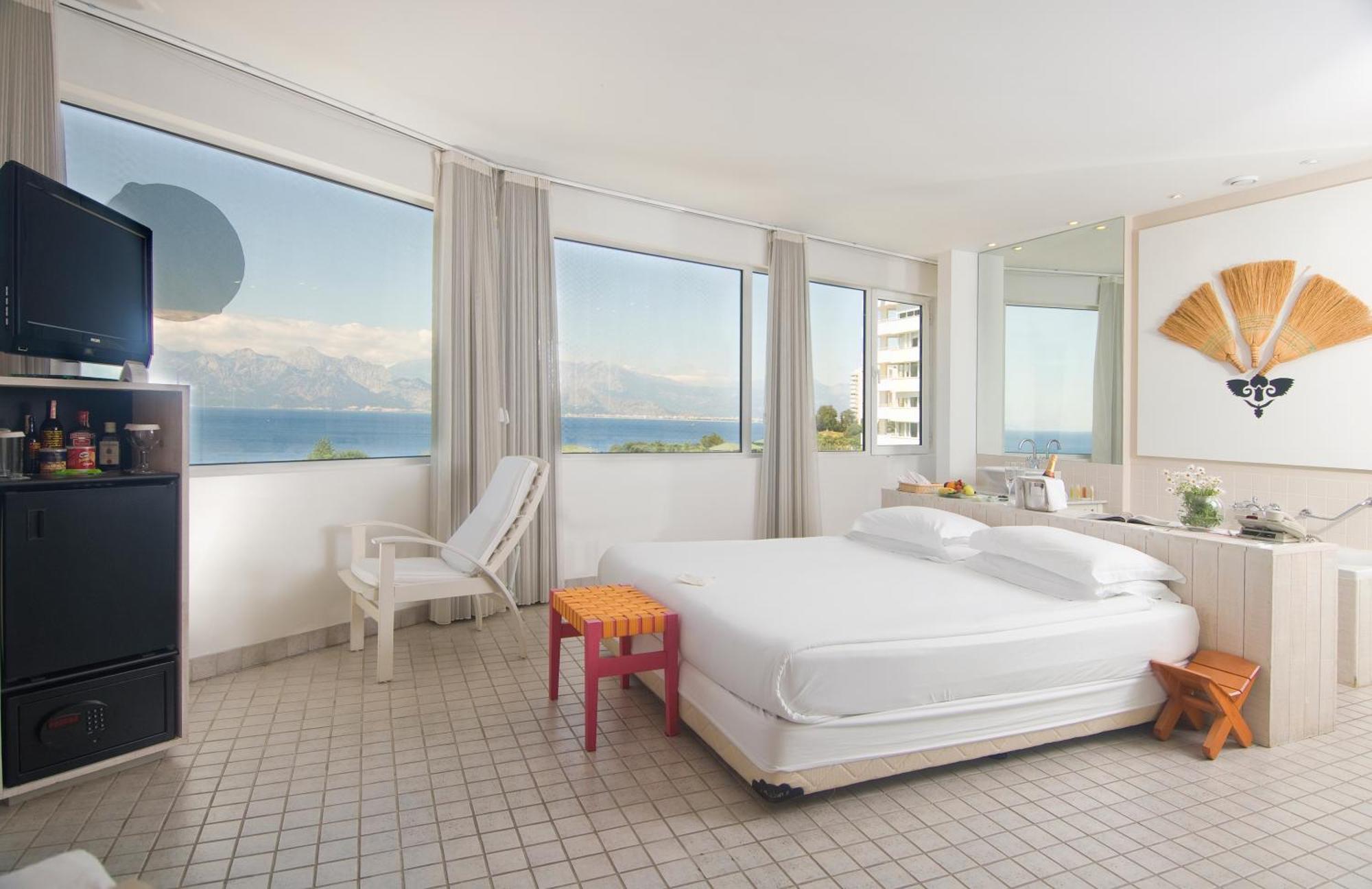 Deluxe Double Room Revolving Building,1438484584:JPEG