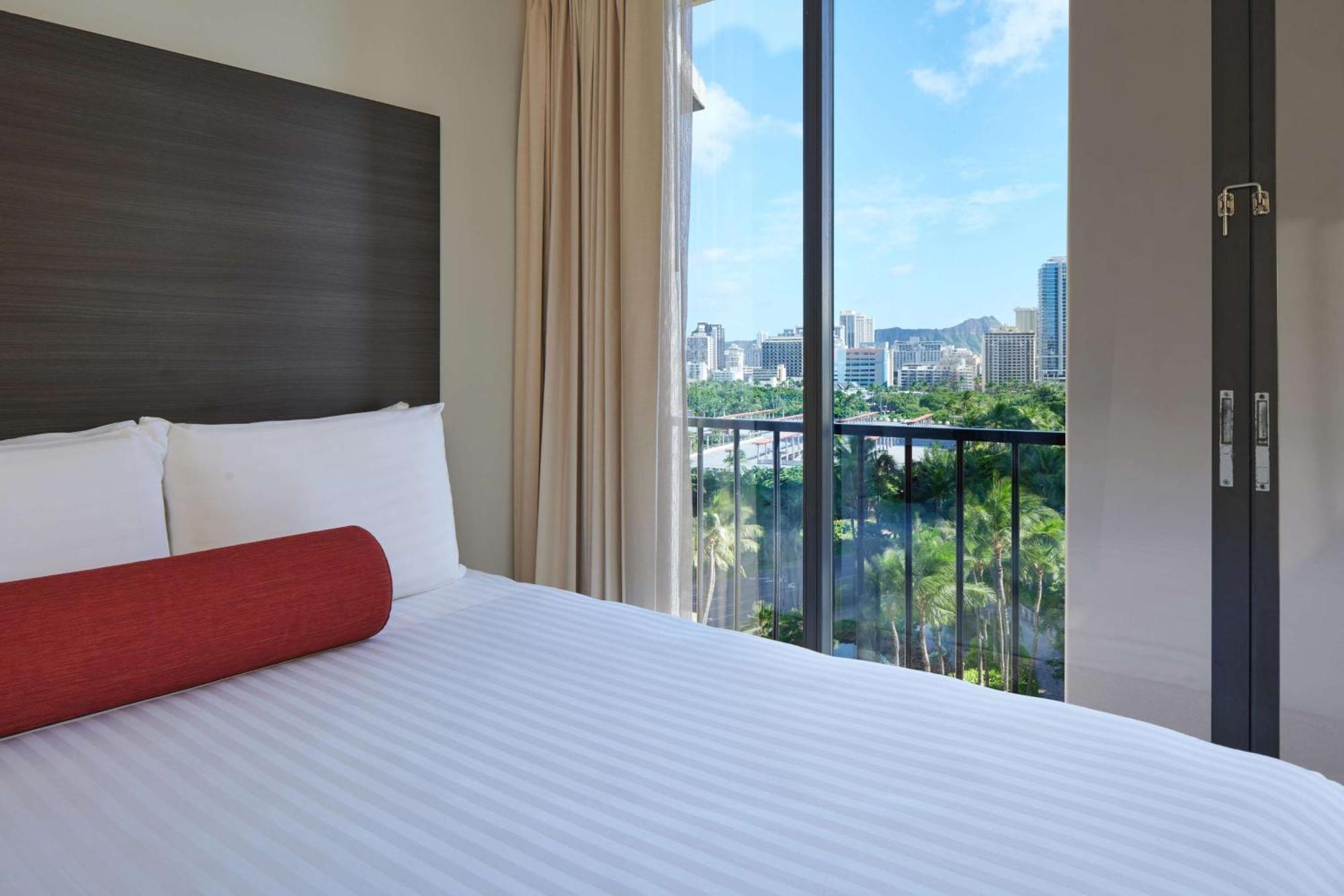 Diamond Head View Room