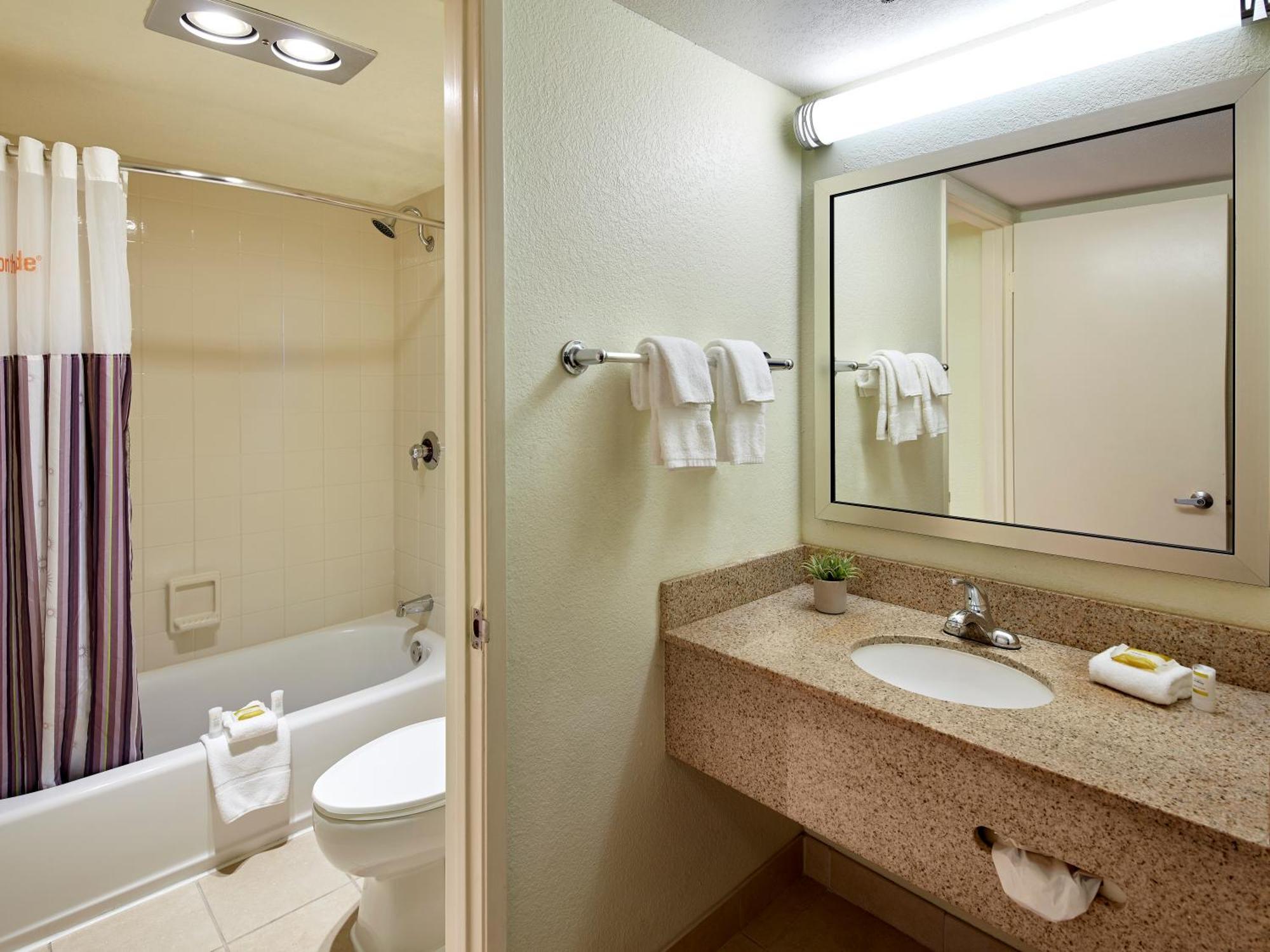 One Bedroom King Suite with Sofa Bed,1275843886:JPEG