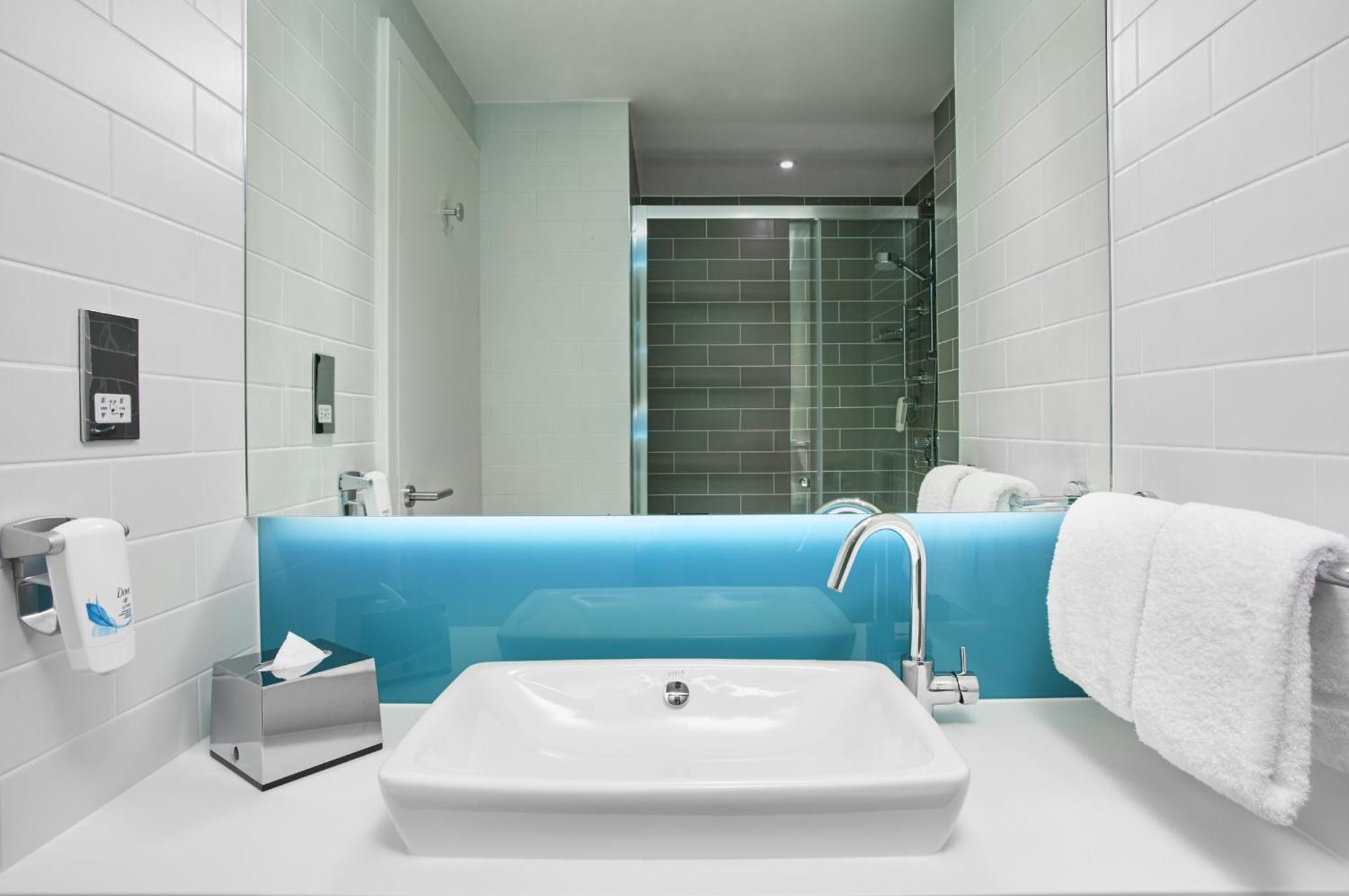 Standard Double Room with Single Sofa Bed and Free Hot Breakfast,1279587706:JPEG