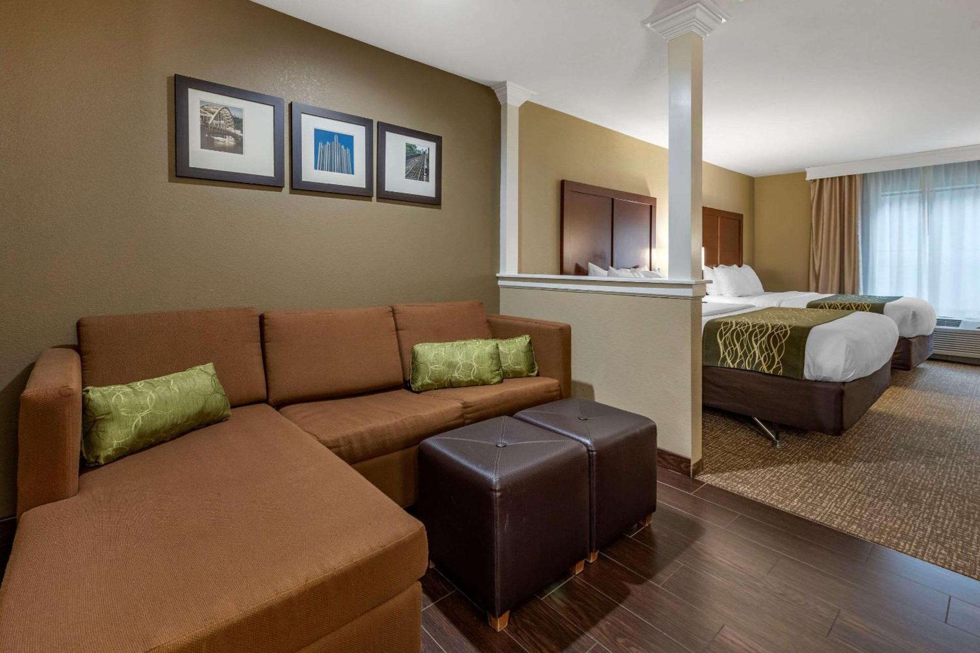 Queen Suite Two Queen Beds Sofa Bed