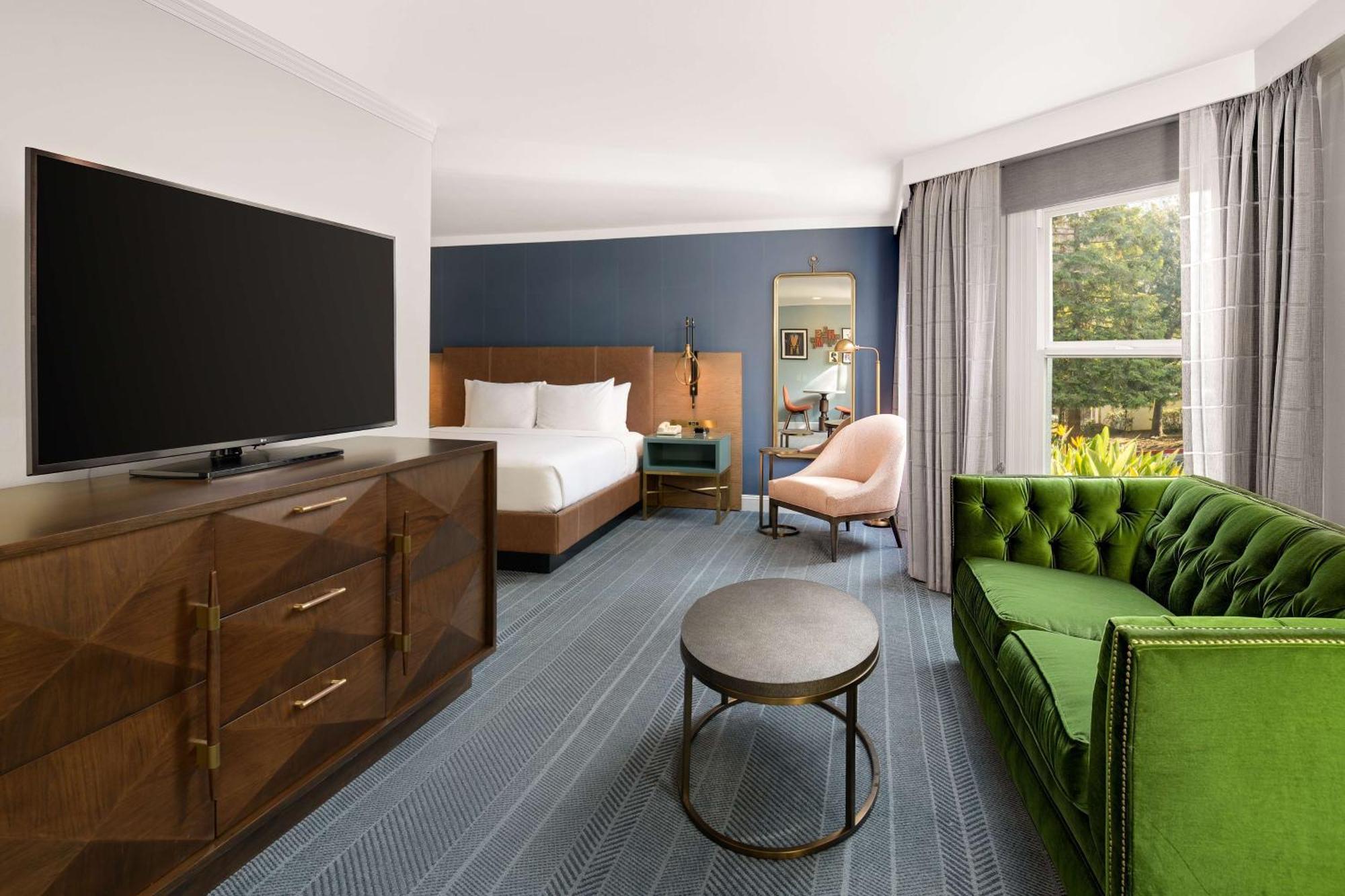 Junior King Suite,1552326940:JPEG
