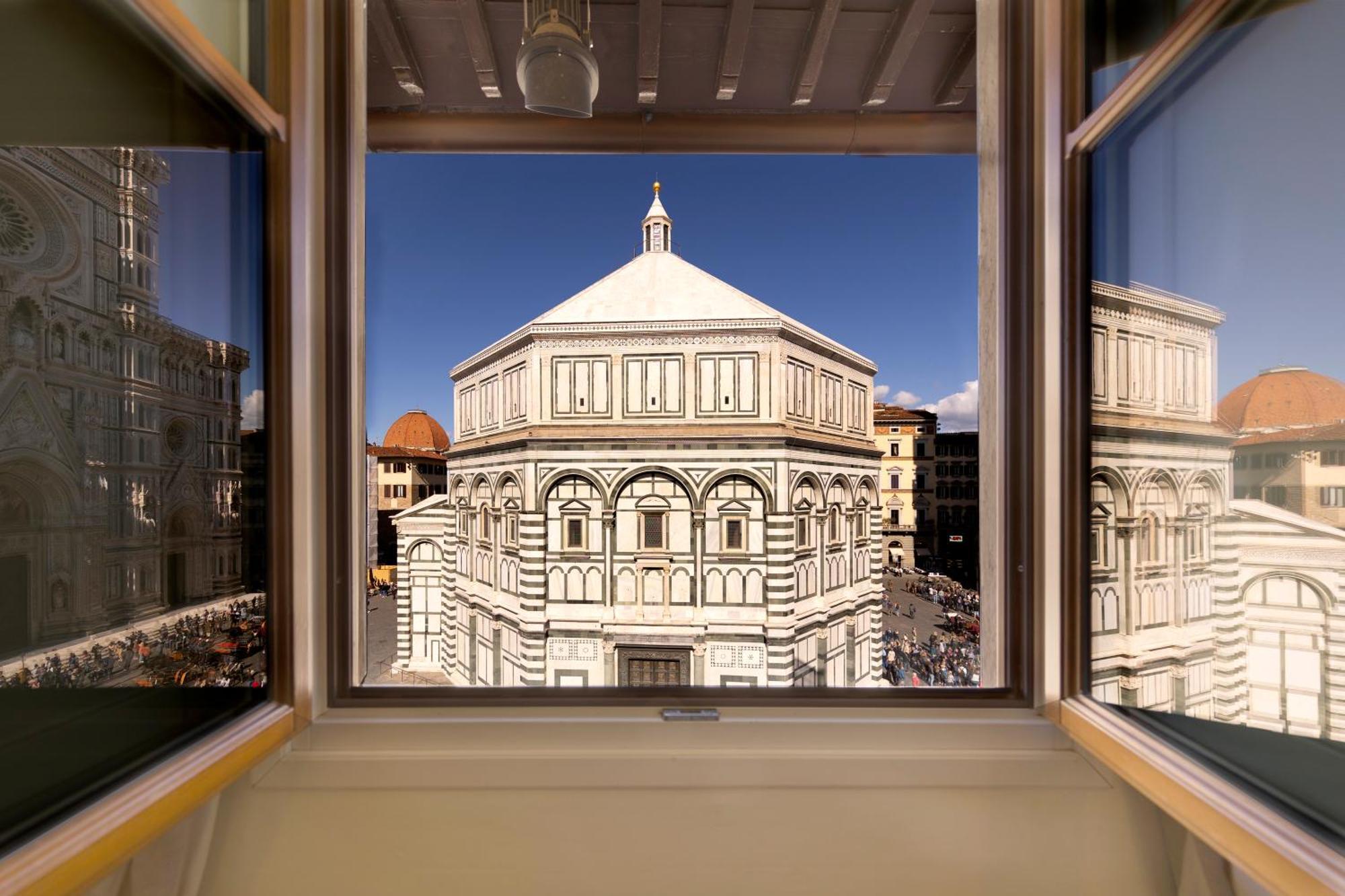Quarto individual com vista para o Duomo