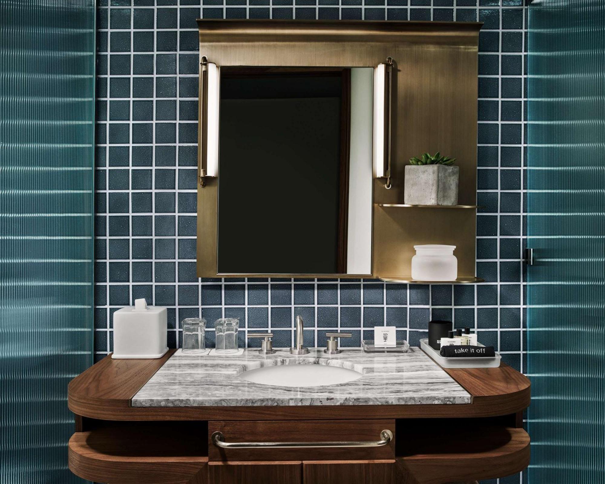 King Room with Balcony,1284771964:JPEG