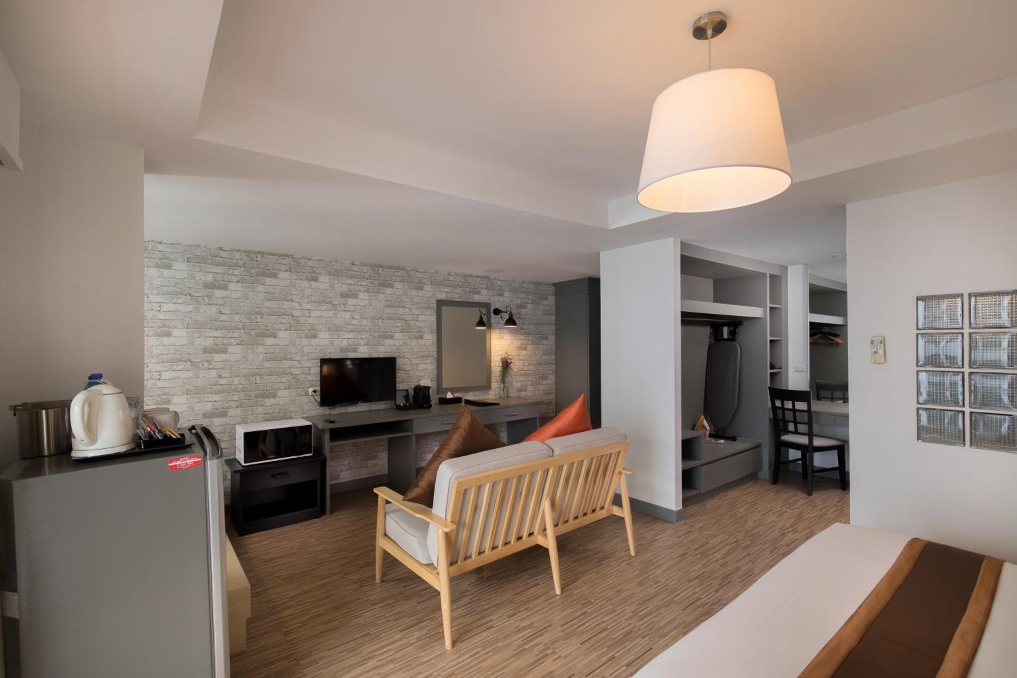 Junior Suite,1671910809:JPEG
