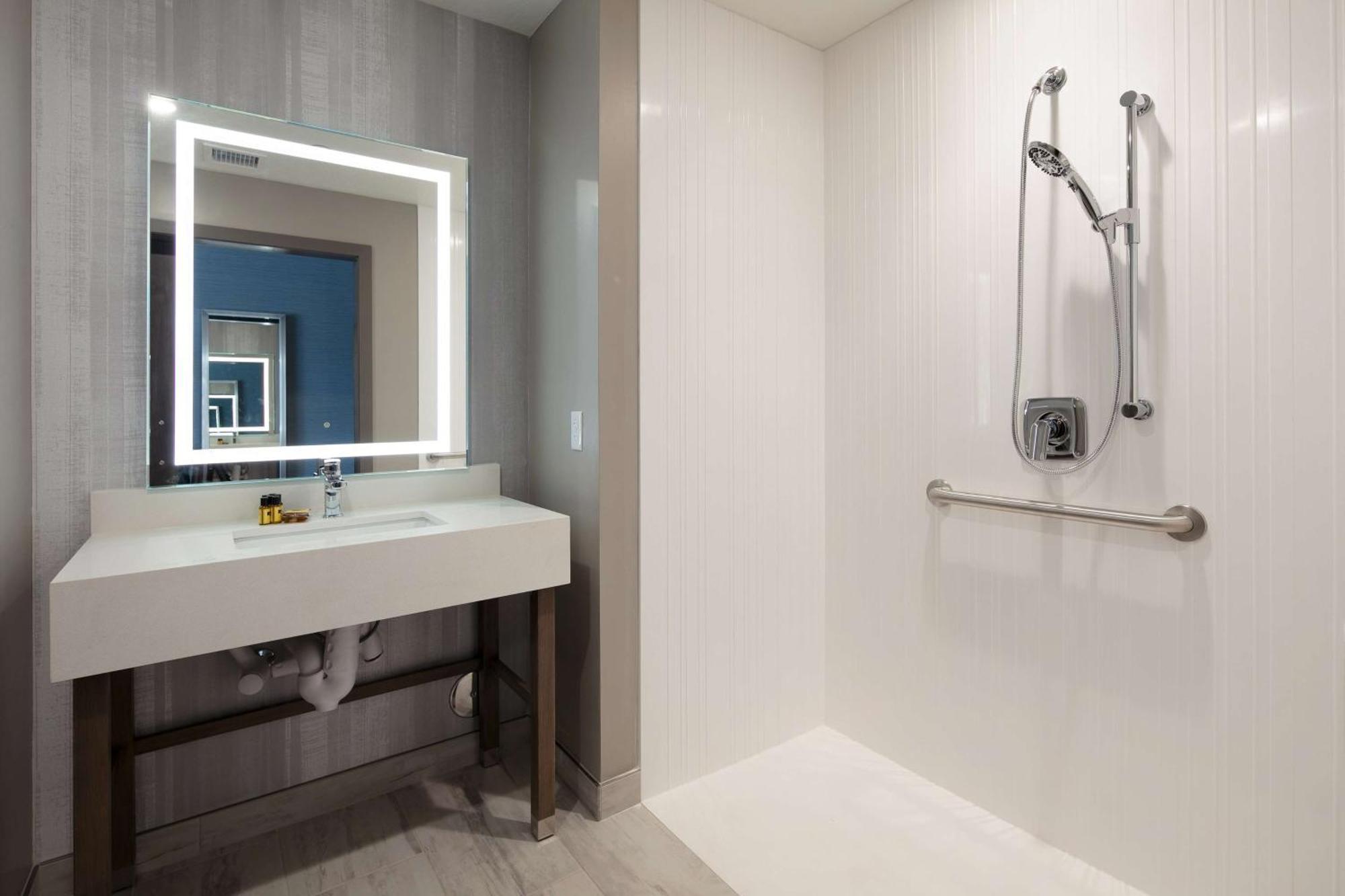 Queen Room with Two Queen Beds and Walk-In Shower - Mobility Access/Non-Smoking