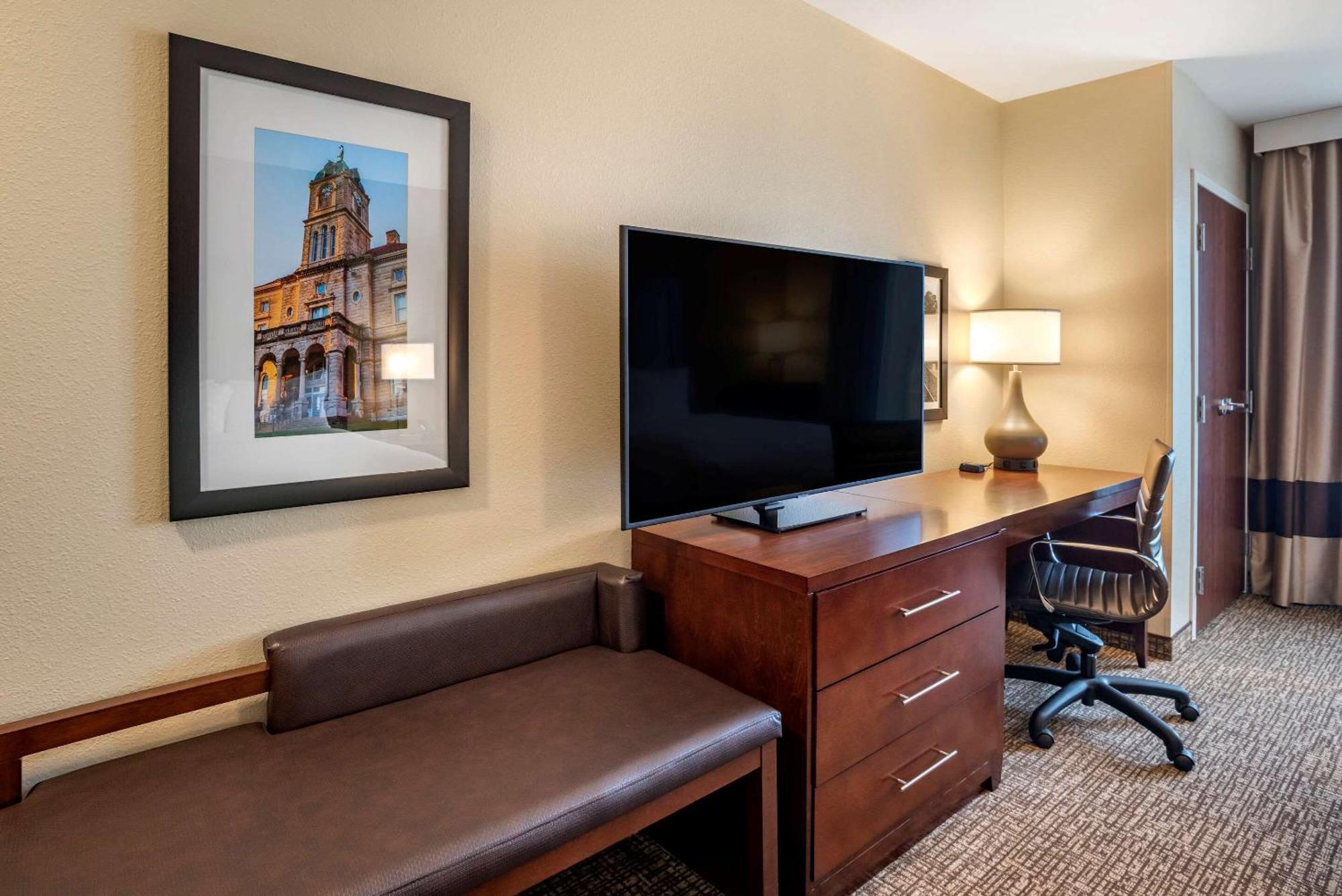 Standard Queen Room with Two Queen Beds - Non Smoking
