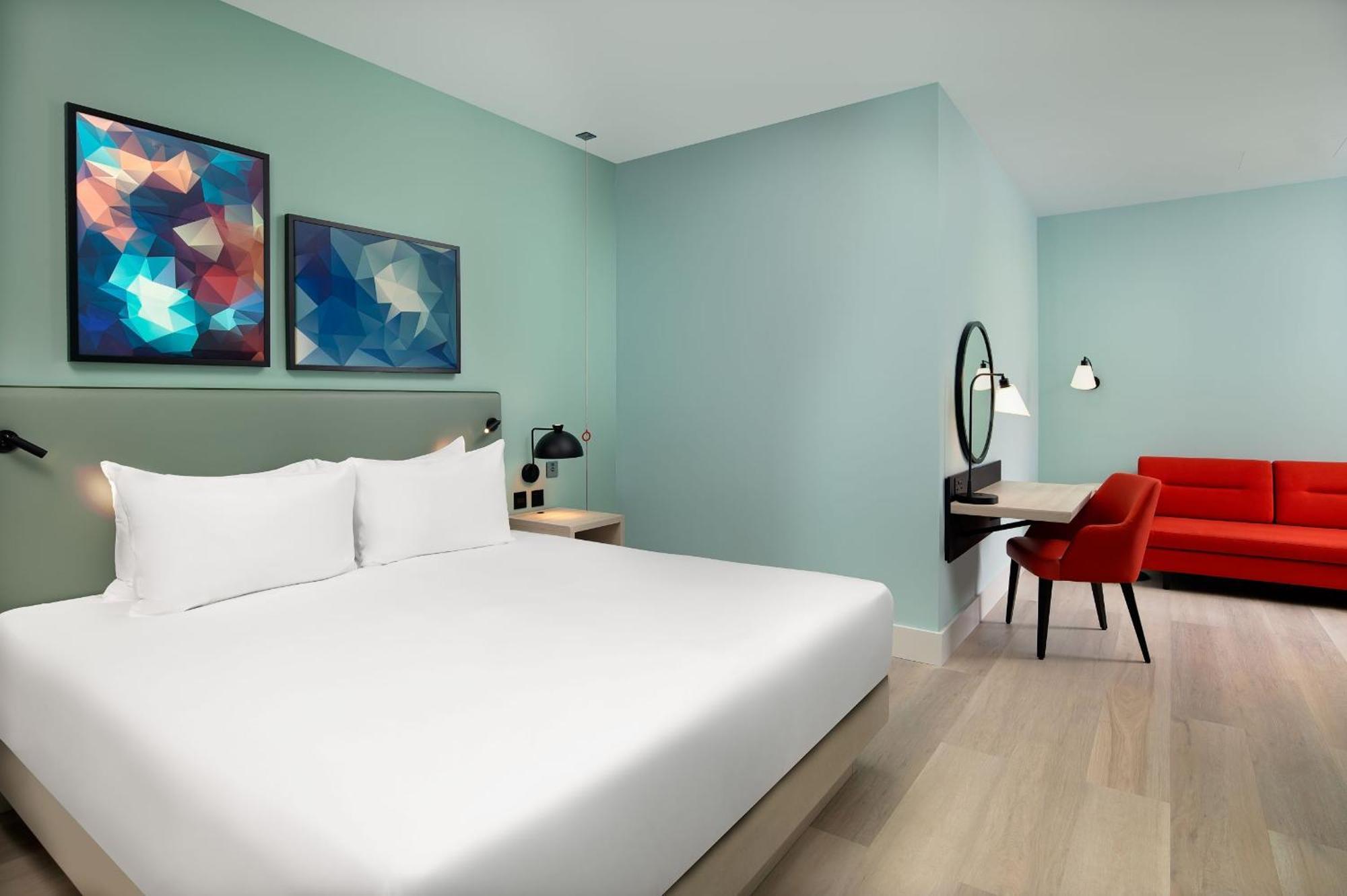Deluxe King Room