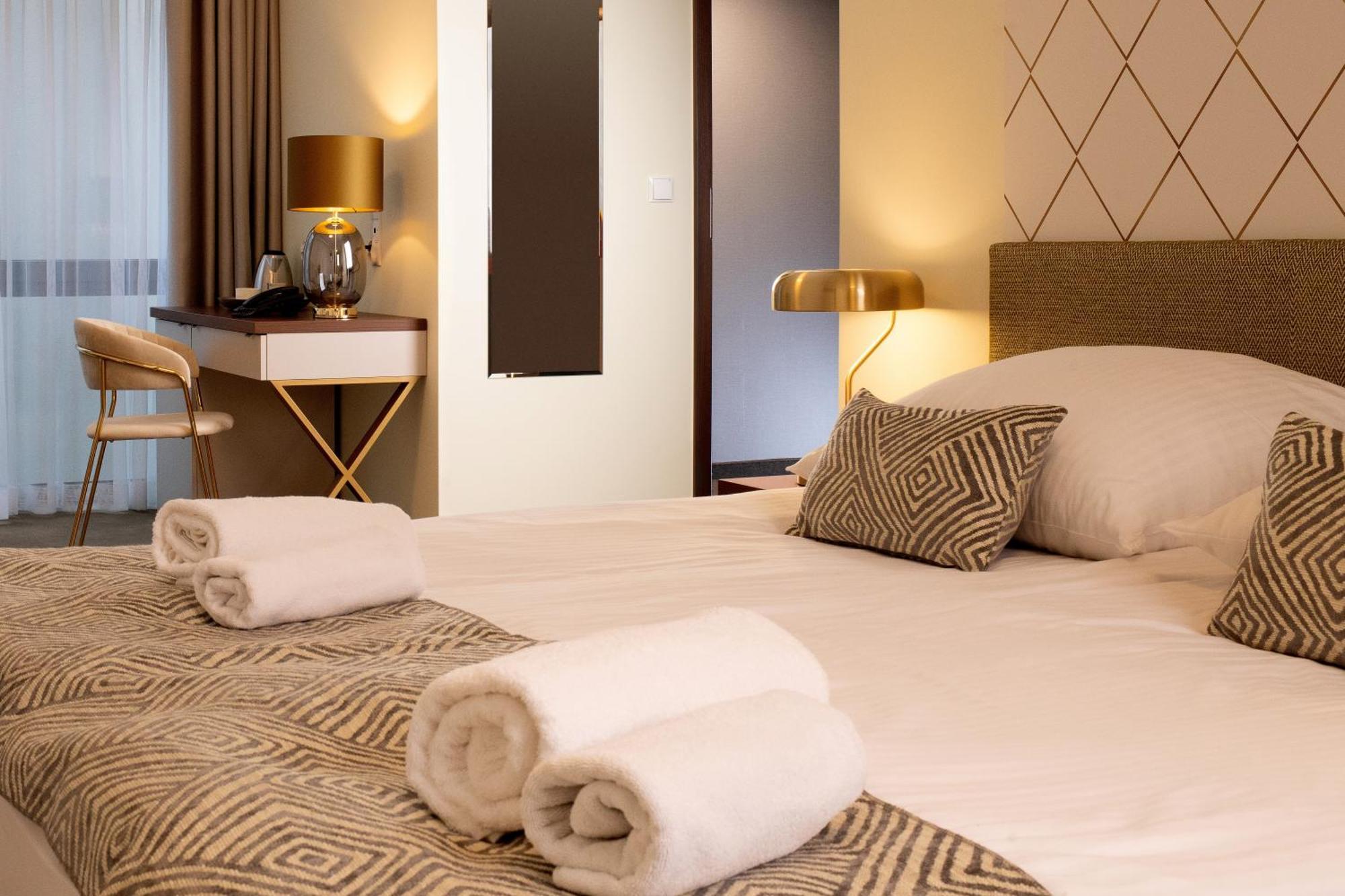 Premium Quadruple Room,1581272311:JPEG