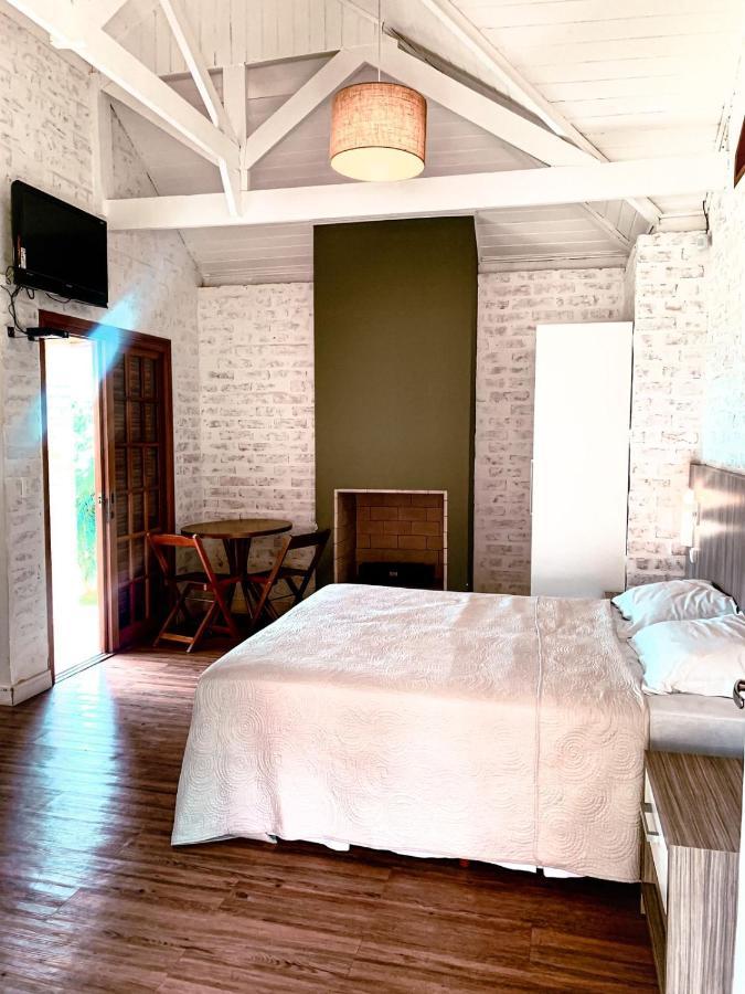 Deluxe Family Room Air Conditioning