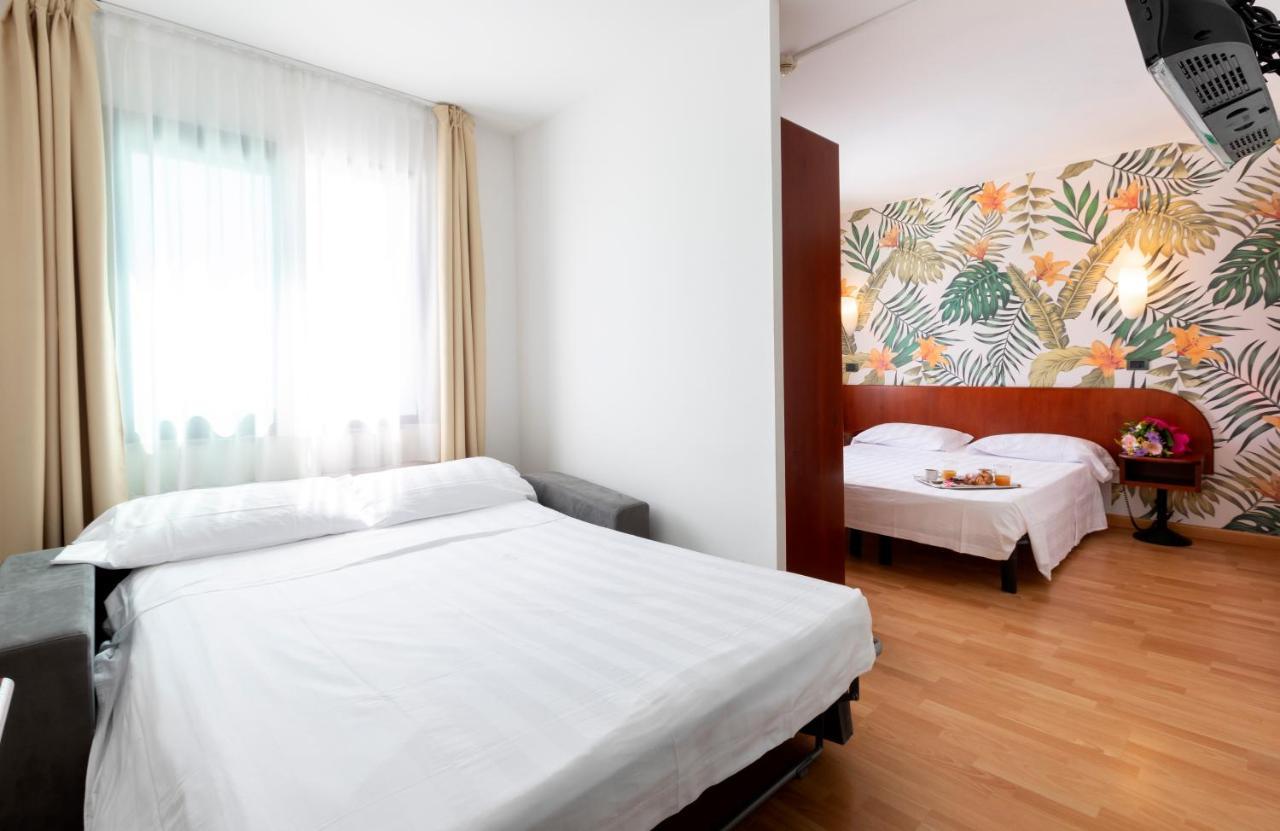 Family Room,1663737176:JPEG