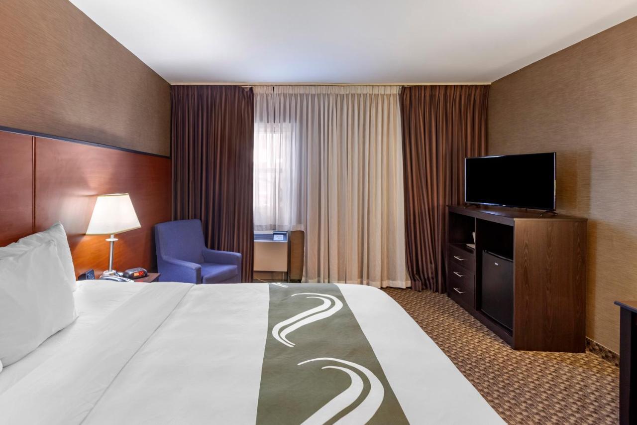 Quarto Empresarial com Cama King-size