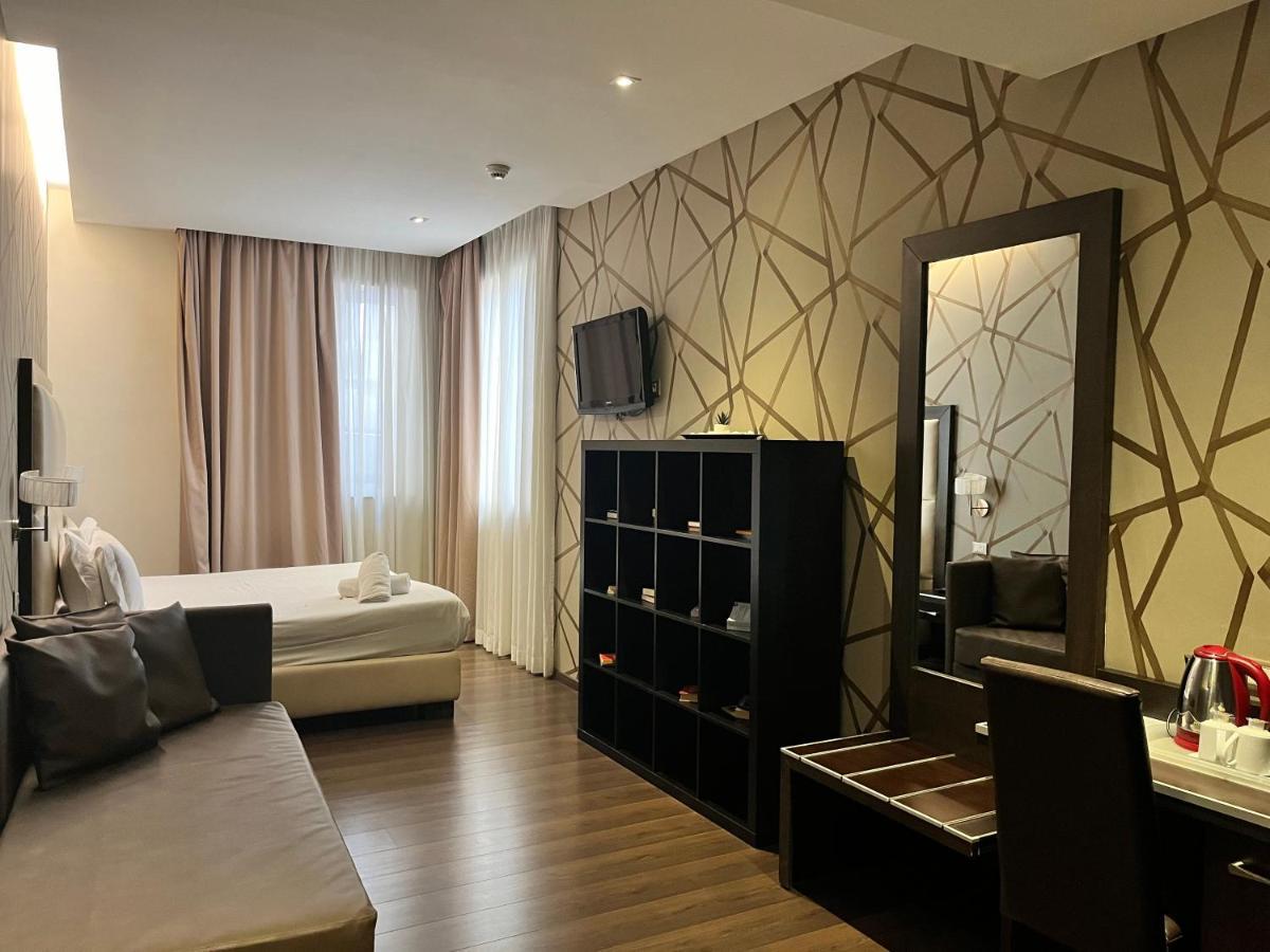 Deluxe Double or Twin Room,1327780904:JPEG
